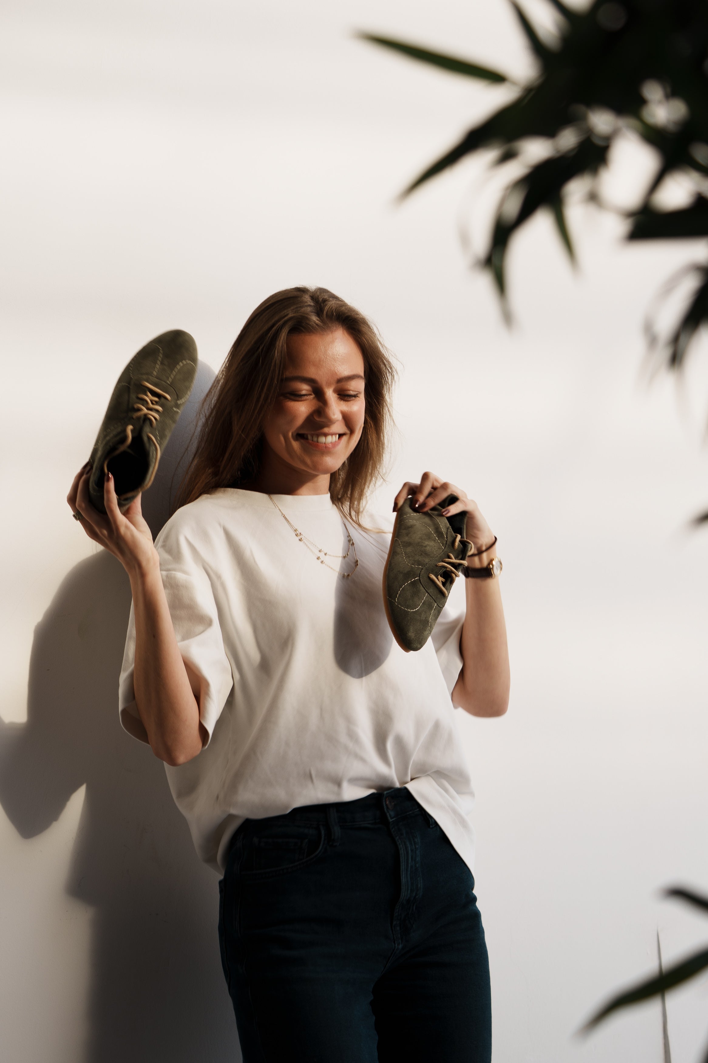 The Silent Mile Runner - Olive Cream