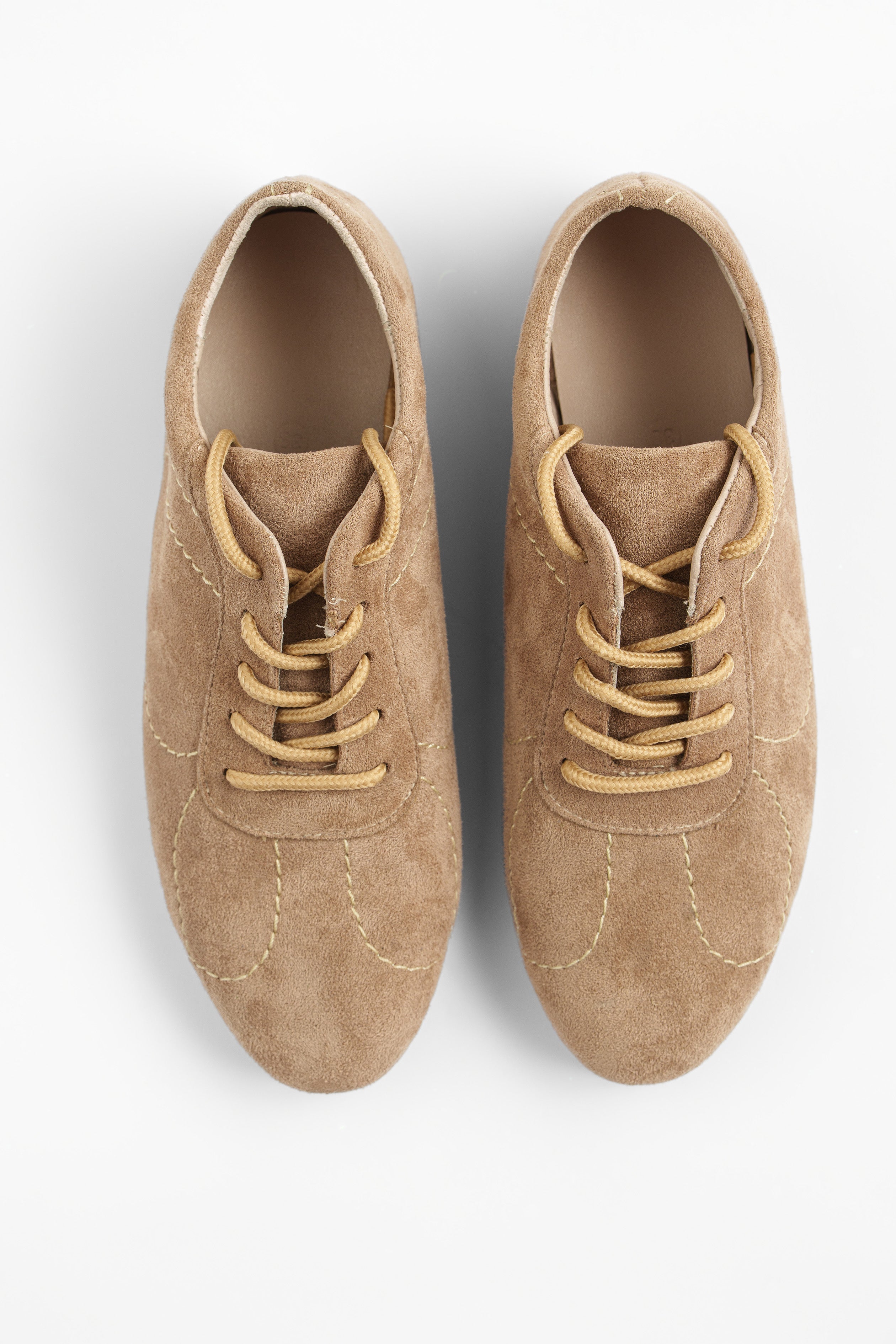 The Silent Mile Runner - Sand & Ivory